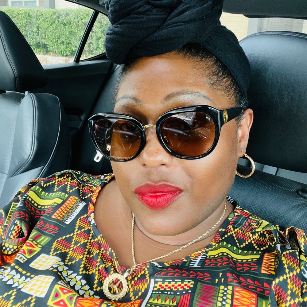 Meet your Posher, Shanikia